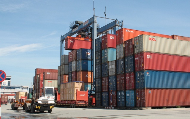 Cảng Cát Lái giải phóng nhanh hơn 1.200 container - Ảnh 1.