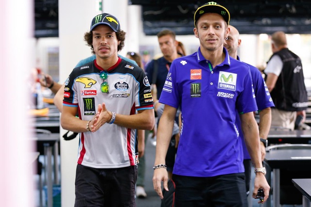 Valentino Rossi ký hợp đồng 1 năm với Petronas Yamaha - Ảnh 1.