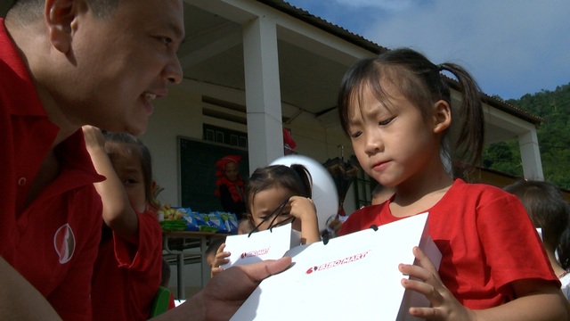Mang Trung thu về với trẻ em vùng cao tỉnh Lào Cai - Ảnh 7.