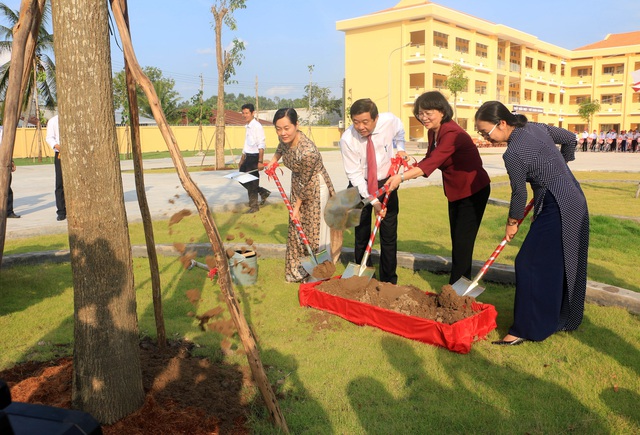 Khánh thành Trường THCS - THPT Phan Văn Đáng ở Vĩnh Long - Ảnh 4.