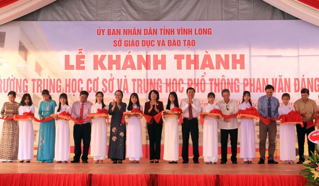 Khánh thành Trường THCS - THPT Phan Văn Đáng ở Vĩnh Long - Ảnh 1.