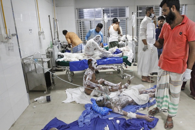 Nổ khí gas gần nhà thờ Hồi giáo tại Bangladesh, ít nhất 17 người thiệt mạng - Ảnh 1.