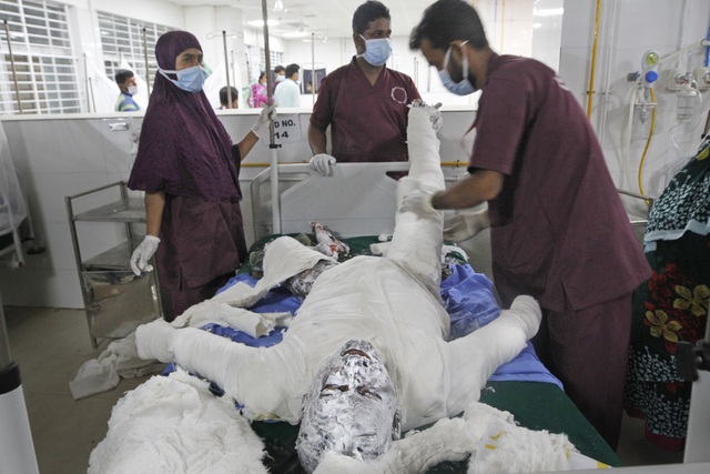 Nổ khí gas gần nhà thờ Hồi giáo tại Bangladesh, ít nhất 17 người thiệt mạng - Ảnh 2.