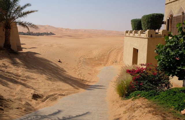 Cung điện ảo ảnh Qasr Al Sarab dẫn bước trở lại miền cổ tích Nghìn lẻ một đêm - Ảnh 4.