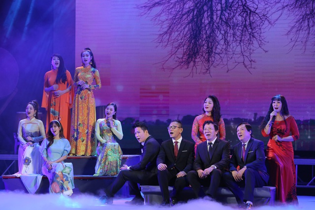 Nhà hát Ca múa nhạc Việt Nam vinh dự đón nhận danh hiệu Anh hùng Lao động thời kỳ đổi mới - Ảnh 16.