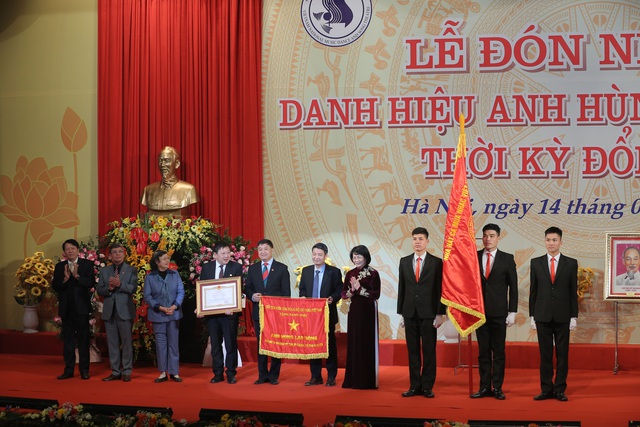 Nhà hát Ca múa nhạc Việt Nam vinh dự đón nhận danh hiệu Anh hùng Lao động thời kỳ đổi mới - Ảnh 6.