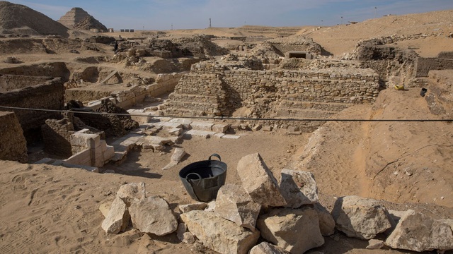 Ai Cập công bố hàng chục quan tài cổ và xác ướp 3.000 năm tuổi trong ngôi đền cổ đại - Ảnh 2.