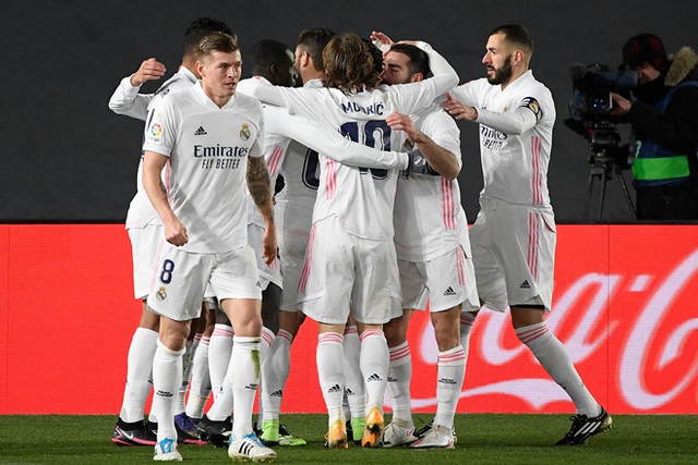 Real Madrid 2-0 Celta Vigo: Tạm chiếm ngôi đầu! - Ảnh 2.