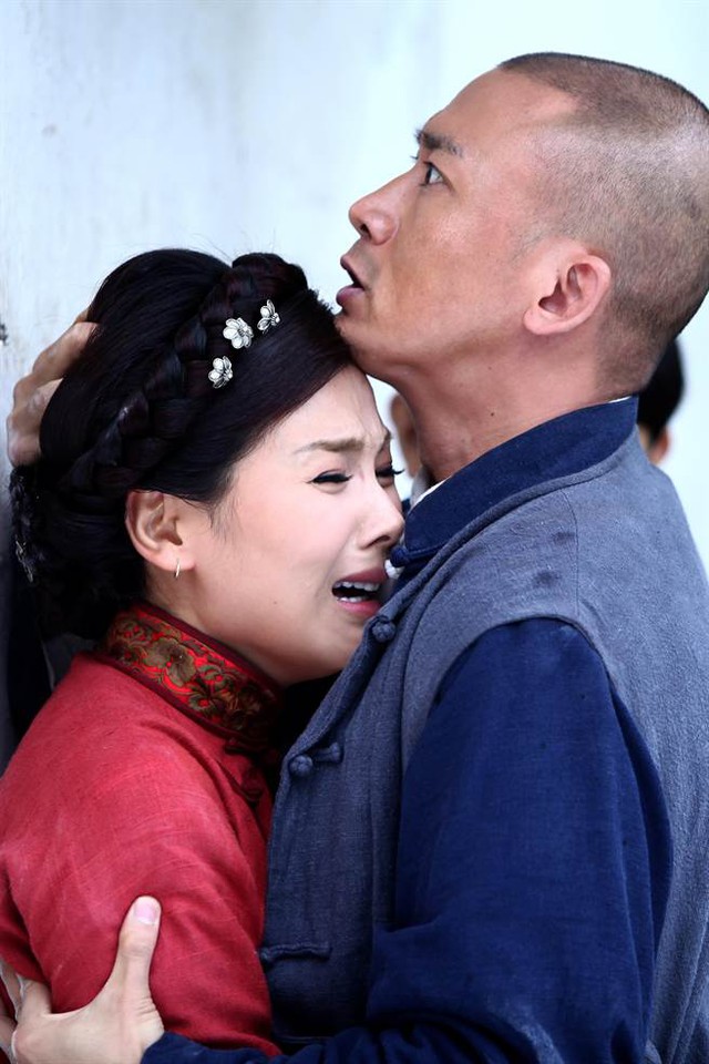 “Mỹ nhân cổ trang” Lưu Đào yêu “Càn Long” Nhiếp Viễn trong phim hành động Hoa hồng lửa - Ảnh 1.
