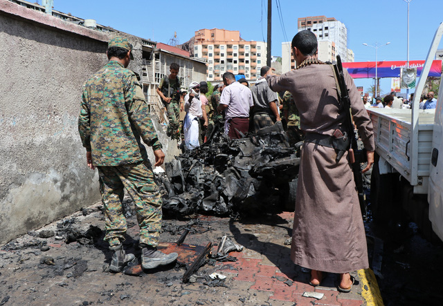 Đánh bom xe nhằm vào các quan chức cấp cao ở Yemen, 6 người thiệt mạng - Ảnh 2.