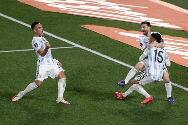 Lionel Messi tỏa sáng, Argentina thắng đậm Uruguay - Ảnh 1.