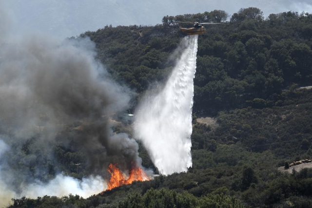 Cháy rừng gần trang trại của cựu Tổng thống Mỹ Ronald Reagan tại California - Ảnh 3.