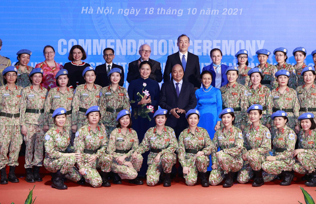 Chủ tịch nước: Chiến sĩ mũ nồi xanh đại diện cho dân tộc Việt Nam yêu hòa bình - Ảnh 2.