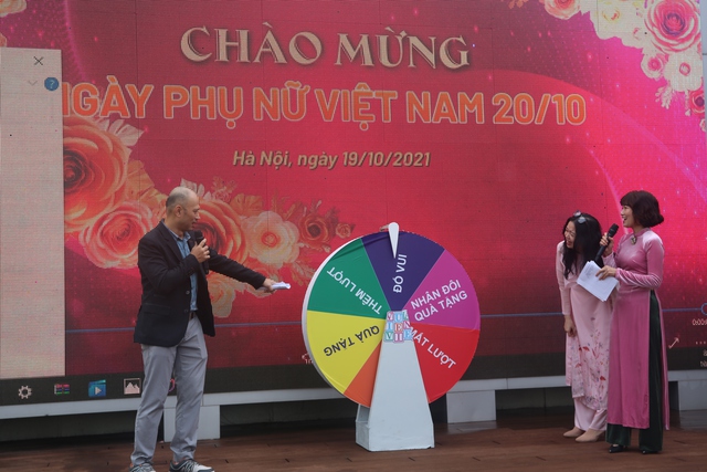 Đài THVN rộn ràng chào mừng ngày Phụ nữ Việt Nam (20/10) - Ảnh 21.