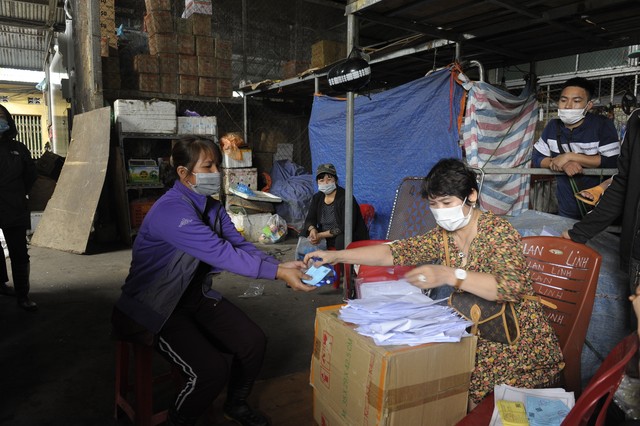Hà Nội: Chợ Long Biên hoạt động trở lại từ 0h ngày 21/10 - Ảnh 4.