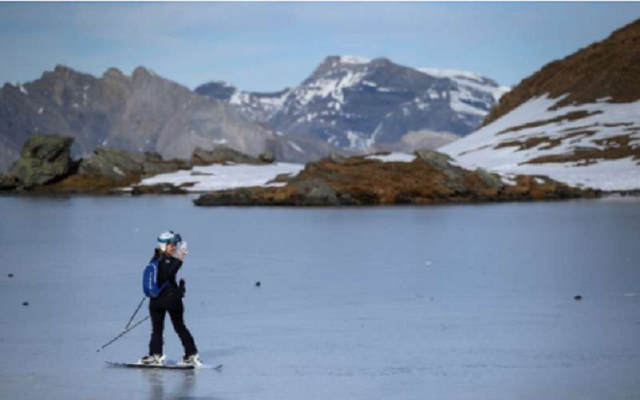 Biến đổi khí hậu đang biến các sông băng ở dãy Alps thành hồ - Ảnh 2.