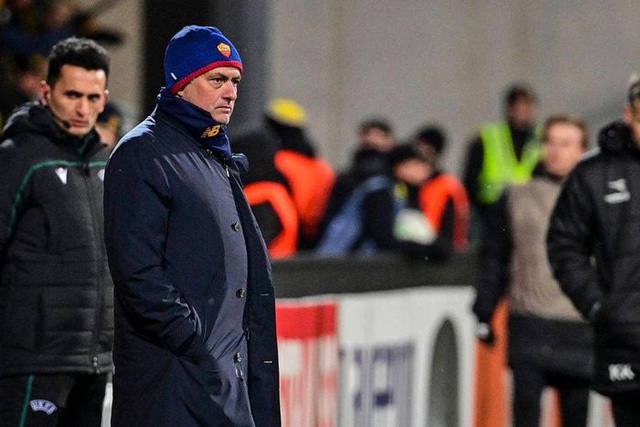 HLV Mourinho nhận trách nhiệm sau thảm bại 1-6 của AS Roma - Ảnh 3.