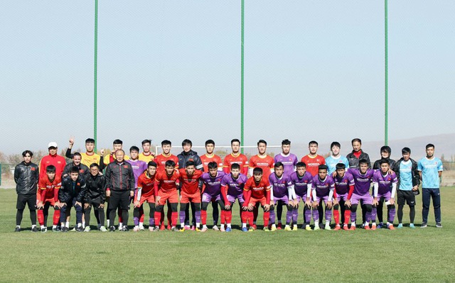 ĐT U23 Việt Nam chia quân đấu tập, HLV Park Hang-seo hài lòng về sự nỗ lực của các học trò - Ảnh 6.