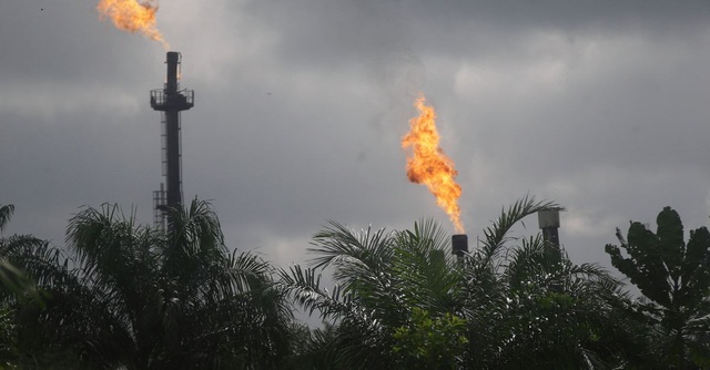 Nổ cơ sở lọc dầu bất hợp pháp ở Nigeria, ít nhất 25 người thiệt mạng - Ảnh 1.