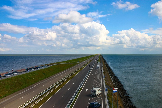 Hà Lan đối mặt với nguy cơ nước biển dâng lên tới 2m vào năm 2100 - Ảnh 1.