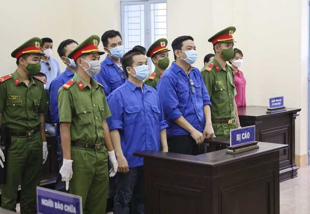 Trương Châu Hữu Danh và nhóm Báo Sạch lĩnh án tù, bị cấm hành nghề báo chí - Ảnh 1.