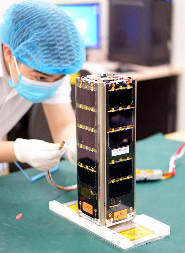 Chuẩn bị phóng vệ tinh Việt Nam NanoDragon - Ảnh 1.