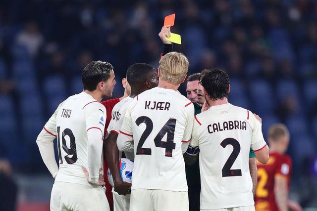 AC Milan giành 3 điểm trên sân của AS Roma - Ảnh 2.