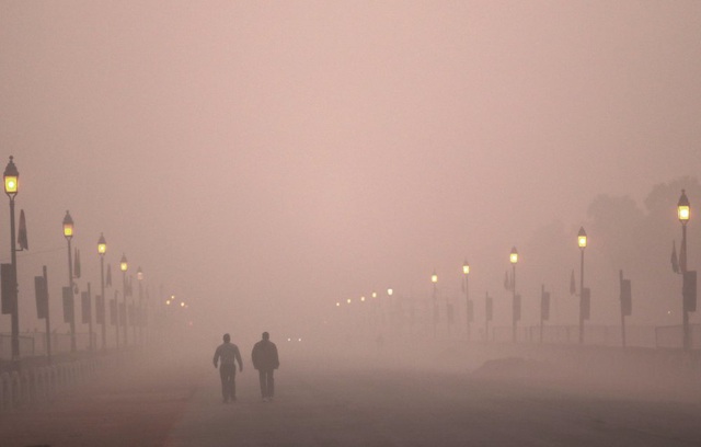 Ô nhiễm không khí nghiêm trọng, thủ đô Ấn Độ đóng cửa trường học trong 7 ngày - Ảnh 1.