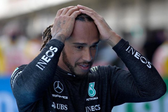 Lewis Hamilton tiếp tục bị trừ bậc xuất phát | VTV.VN