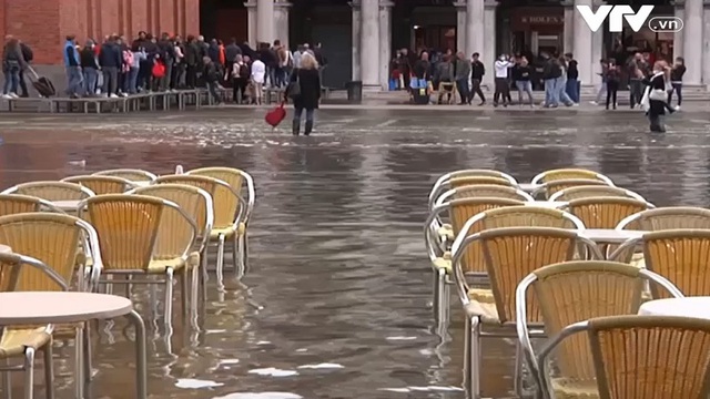 Ngập lụt nghiêm trọng tại Venice, cuộc sống người dân bị đảo lộn - Ảnh 1.