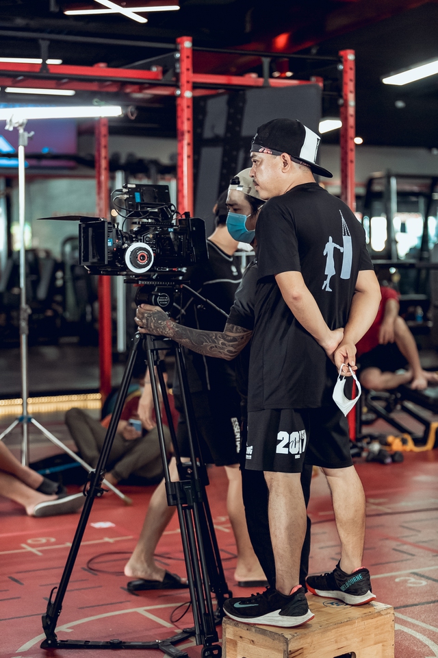 Đạo diễn Em chưa 18 Lê Thanh Sơn “cầm trịch” show truyền hình về boxing - Ảnh 2.
