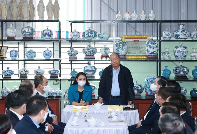 Chủ tịch nước Nguyễn Xuân Phúc thăm hai hợp tác xã tiêu biểu tại Ninh Bình - Ảnh 1.
