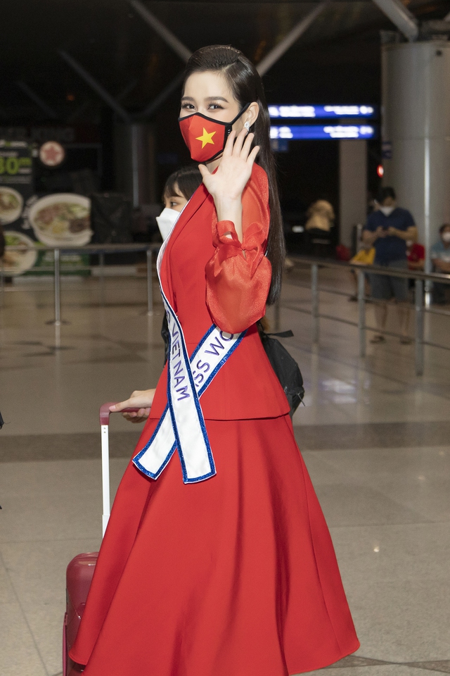 Hoa hậu Đỗ Hà bật khóc tại sân bay ngày lên đường thi Miss World 2021 - Ảnh 3.