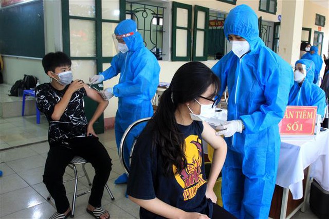 Hơn 11.000 trẻ từ 12-17 tuổi tại Thái Bình đã tiêm vaccine phòng COVID-19 - Ảnh 1.