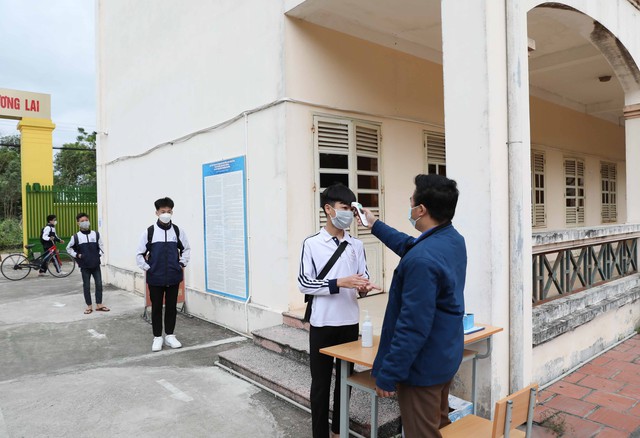 ẢNH: 17 huyện, thị xã tại Hà Nội đón học sinh trở lại trường học - Ảnh 5.