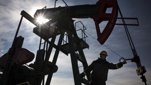 Giá dầu tăng mạnh bất chấp Mỹ mở kho dự trữ chiến lược - Ảnh 1.
