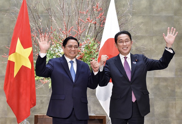 Kết nối Việt Nam - Nhật Bản: Việt Nam và Nhật Bản đang cùng nhau xây dựng mối quan hệ kinh tế vững chắc, thân thiện và hợp tác. Các dự án liên quan đến đầu tư, thương mại, giáo dục và văn hóa đang được triển khai. Kết nối giữa các công ty và cộng đồng kinh doanh của hai nước ngày càng chặt chẽ và sáng tạo hơn.