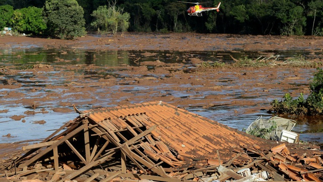 Cảnh sát Brazil cáo buộc nhóm thợ mỏ tội giết người, phá hoại môi trường trong thảm họa vỡ đập - Ảnh 1.