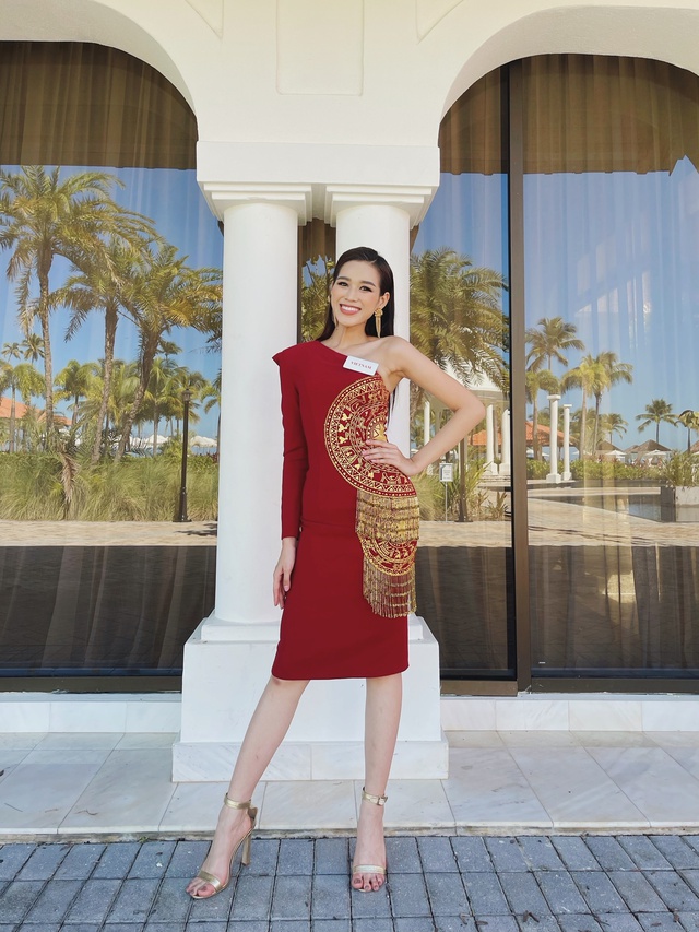 Đỗ Thị Hà tự tin đối đáp cùng đương kim Miss World 2019 - Ảnh 4.