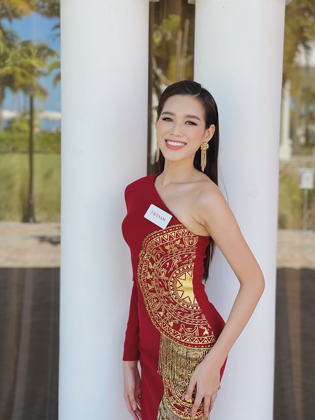 Đỗ Thị Hà tự tin đối đáp cùng đương kim Miss World 2019 - Ảnh 3.