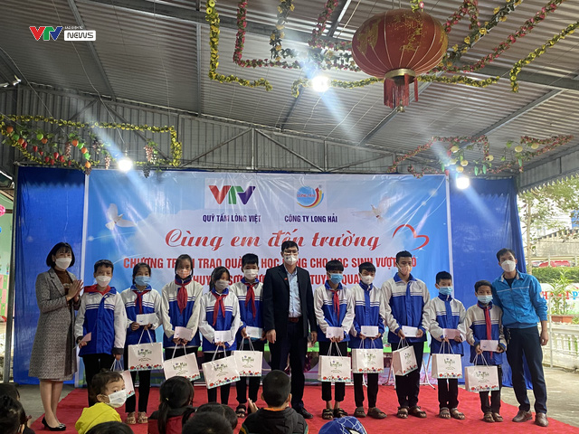Quỹ Tấm lòng Việt trao 70 suất học bổng cho học sinh tỉnh Tuyên Quang - Ảnh 5.