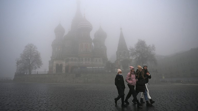 Thủ đô Nga hứng chịu tình trạng sương mù bức xạ bất thường - Ảnh 1.