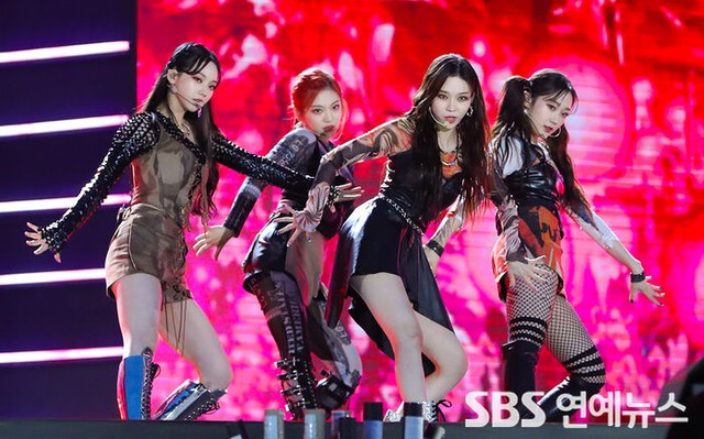 aespa - Nhóm nhạc nữ K-pop đầu tiên trình diễn tại buổi diễu hành Lễ Tạ ơn lớn nhất nước Mỹ - Ảnh 1.