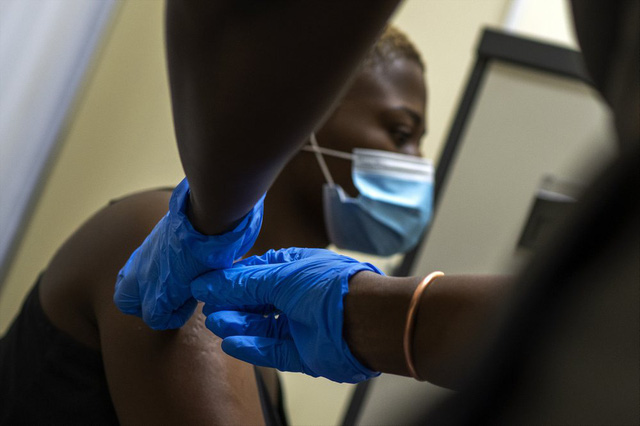 Trung Quốc sẽ tặng châu Phi 1 tỷ liều vaccine COVID-19 - Ảnh 1.