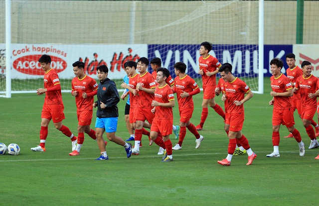 ĐT Việt Nam hứng khởi tập luyện trong ngày HLV trưởng Park Hang-seo trở lại - Ảnh 4.