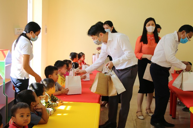 Hyundai Thành Công mang trường mầm non tới các em nhỏ tỉnh Ninh Bình - Ảnh 4.