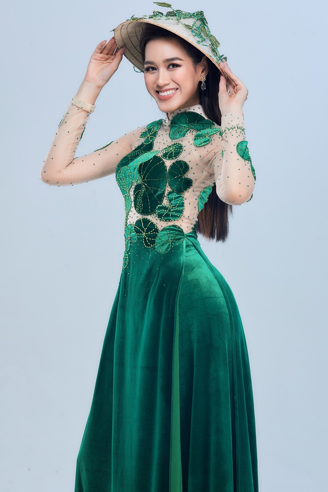 Đỗ Thị Hà diện áo dài Rau má, tặng quà cho các thí sinh Miss World 2021 - Ảnh 6.