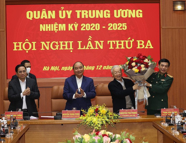Tổng Bí thư Nguyễn Phú Trọng chủ trì Hội nghị lần thứ ba Quân ủy Trung ương nhiệm kỳ 2020-2025 - Ảnh 5.