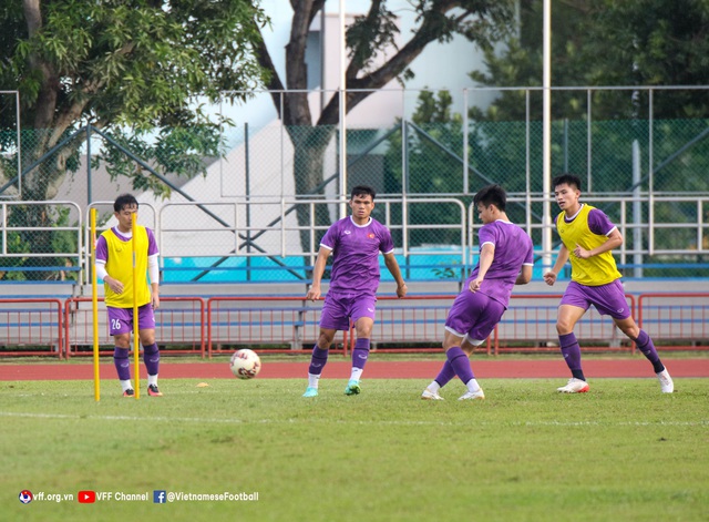 HLV Park Hang Seo và các học trò hướng tới mục tiêu 3 điểm trước ĐT Campuchia - Ảnh 1.