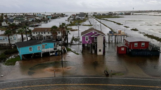 Doanh nghiệp Mỹ thiệt hại nặng nề do lũ lụt - Ảnh 1.